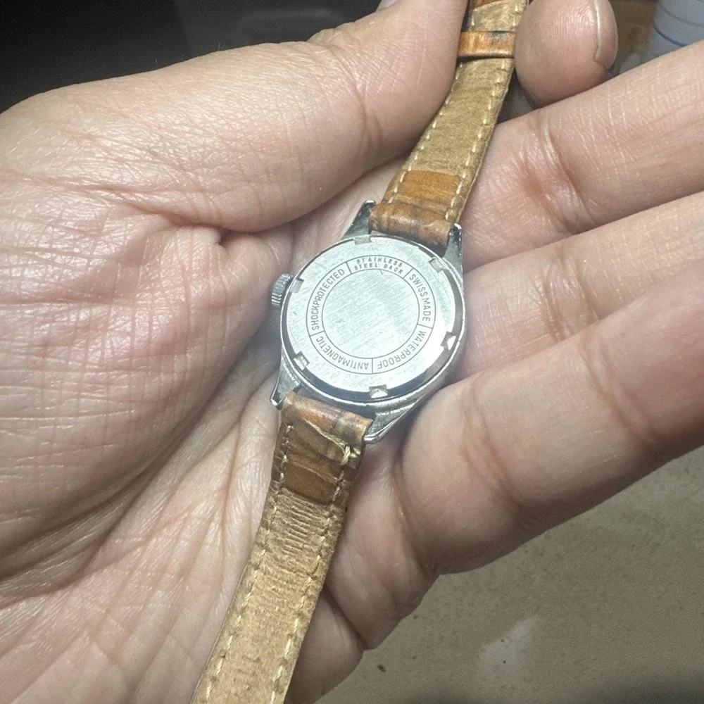 Working VTG Ingraham Manual Wind Ladies Wristwatch Swiss Made 24mm Brown Leather
